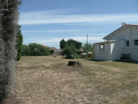 Maison de Pays avec Grand Jardin, Proche Centre et Plage - Photo 13