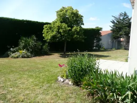 Maison de Pays avec Grand Jardin, Proche Centre et Plage - Photo 14