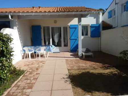 Maisonnette à 600m de la mer avec piscine et parking privé - Photo 2