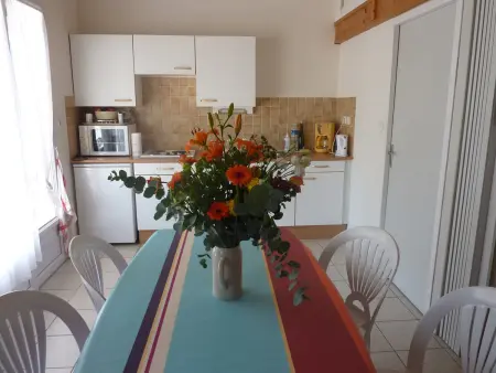 Maisonnette à 600m de la mer avec piscine et parking privé - Photo 3