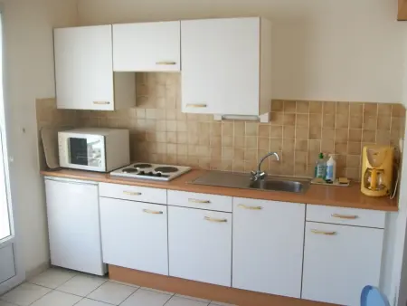 Maisonnette à 600m de la mer avec piscine et parking privé - Photo 5