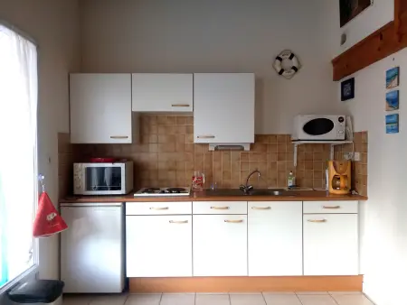 Maisonnette à 600m de la mer avec piscine et parking privé - Photo 6