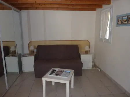Maisonnette à 600m de la mer avec piscine et parking privé - Photo 8