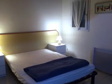 Maisonnette à 600m de la mer avec piscine et parking privé - Photo 10