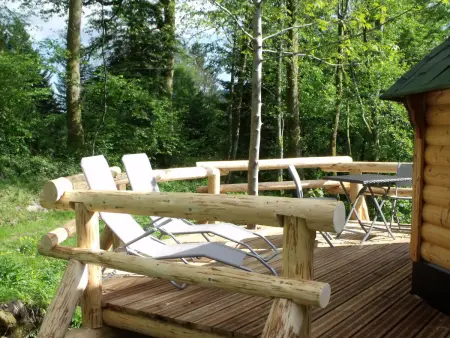 Escapade Romantique: Cabane avec Terrasse Panoramique, Poêle à Bois et Éclairage Multicolore - Photo 6