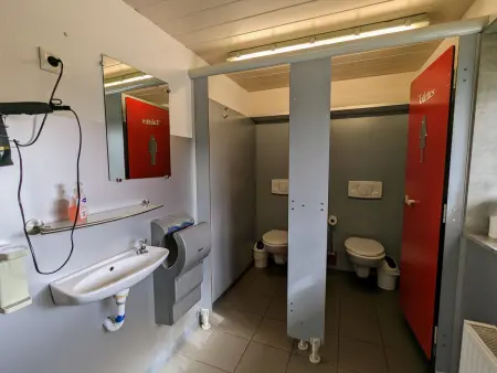 Roulotte cosy avec kitchenette, ruisseau apaisant et espace bien-être, nuit insolite à Ferdrupt - Photo 14