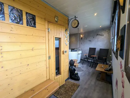 Roulotte cosy avec kitchenette, ruisseau apaisant et espace bien-être, nuit insolite à Ferdrupt - Photo 17