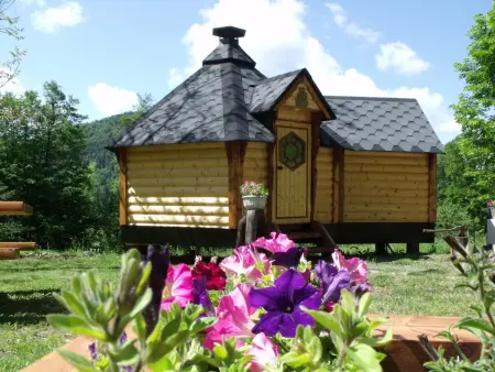 Roulotte cosy avec kitchenette, ruisseau apaisant et espace bien-être, nuit insolite à Ferdrupt - Photo 25