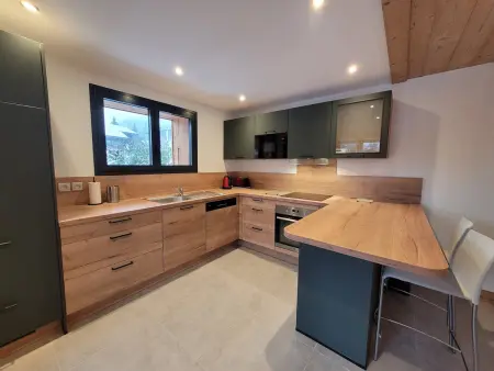 Appartement lumineux, chalet rénové, centre Les Gets, 6 pers, proche pistes, parking - Photo 4