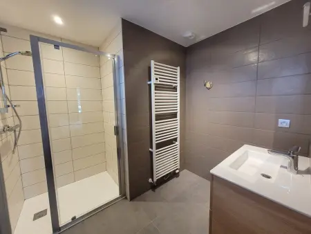 Appartement lumineux, chalet rénové, centre Les Gets, 6 pers, proche pistes, parking - Photo 8