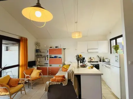 Rez-de-chaussée avec terrasse, à 100m de la plage! 6 couchages, parking inclus, linge fourni. - Photo 1