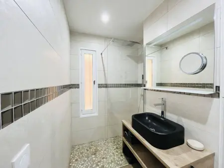 Appartement T2 avec Terrasse, Clim, WIFI - Proche Plage, Lumio - Photo 3