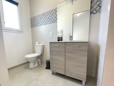 Maison familiale récente avec jardin, plage et commerces à pied, 6 couchages, WIFI, parking privatif - Photo 11