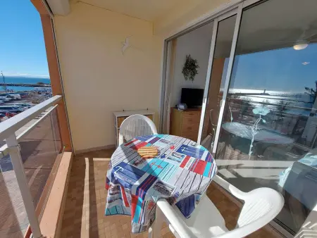 Studio cabine 4 personnes, terrasse, parking, Grau d'Agde - Photo 2