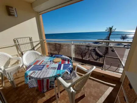 Studio cabine 4 personnes, terrasse, parking, Grau d'Agde - Photo 3