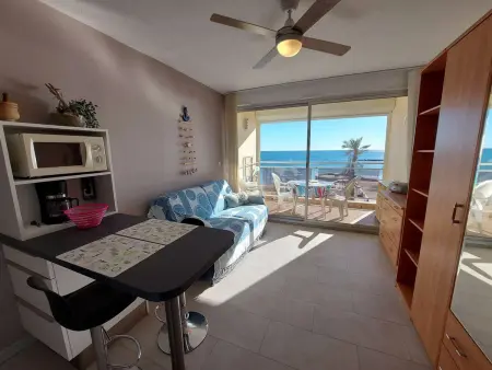 Studio cabine 4 personnes, terrasse, parking, Grau d'Agde - Photo 6