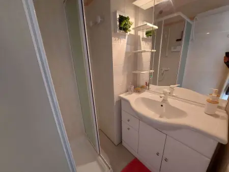 Studio cabine 4 personnes, terrasse, parking, Grau d'Agde - Photo 11