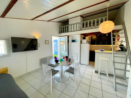 Maison T3 à 800 m de la plage avec piscine chauffée, tennis, Wi-Fi, patio clos et parking privatif - Photo 2