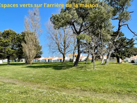 Maison T3 à 800 m de la plage avec piscine chauffée, tennis, Wi-Fi, patio clos et parking privatif - Photo 13