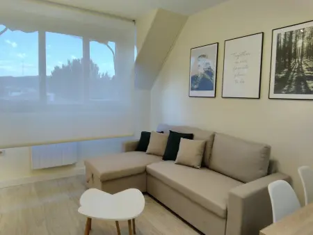 Dernier étage moderne à Jaca avec piscine, parking, ascenseur et rangement ski/vélo. - Photo 2