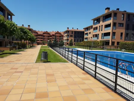 Appartement de charme avec jardin, 2 chambres, parking et cuisine équipée à Jaca - Photo 12
