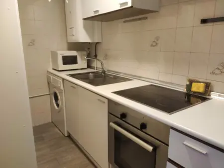 Charmant Appartement à Jaca avec Piscine Commune et Parking, idéal pour Familles - Photo 3