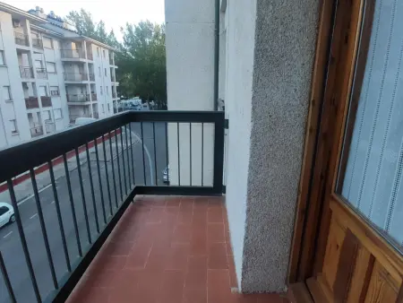 Charmant Appartement à Jaca avec Piscine Commune et Parking, idéal pour Familles - Photo 7