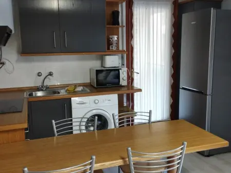 Charmant T3 en Plein Centre de Jaca - 4 Pers, Parking Inclus - Photo 4
