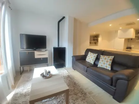 Loft cosy à Villanúa avec piscine, 2 lits doubles, cuisine équipée, salle de bain avec douche - Photo 1