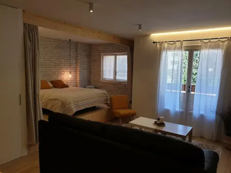Loft cosy à Villanúa avec piscine, 2 lits doubles, cuisine équipée, salle de bain avec douche - Photo 4