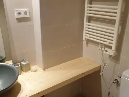 Loft cosy à Villanúa avec piscine, 2 lits doubles, cuisine équipée, salle de bain avec douche - Photo 12