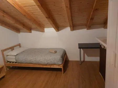 Maison de montagne en pierre avec jardin, 3 chambres + grenier, salon, cuisine équipée, draps et serviettes inclus - Photo 11