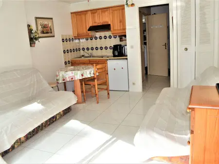 Studio climatisé, accès piscine, terrasse, proche plage et commerces - Photo 4