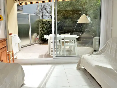 Studio climatisé, accès piscine, terrasse, proche plage et commerces - Photo 9