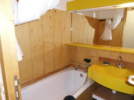 Studio cabine fonctionnel aux pieds des pistes avec parking - Photo 4