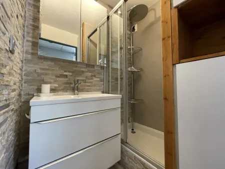 Appartement 2 pièces à Sète avec garage et climatisation - Photo 4