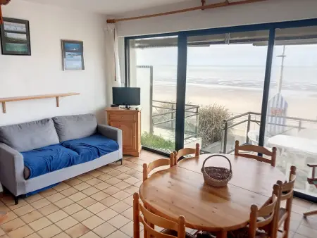 Appartement Duplex en Front de Mer avec Terrasse – Accès Direct Plage – 2 Chambres + Cabine - Photo 2