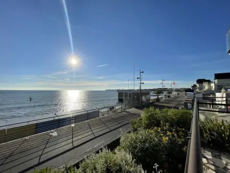 Appartement Duplex en Front de Mer avec Terrasse – Accès Direct Plage – 2 Chambres + Cabine - Photo 12