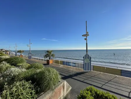 Appartement Duplex en Front de Mer avec Terrasse – Accès Direct Plage – 2 Chambres + Cabine - Photo 14