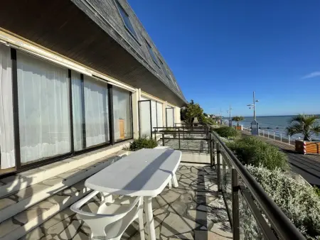 Appartement Duplex en Front de Mer avec Terrasse – Accès Direct Plage – 2 Chambres + Cabine - Photo 15