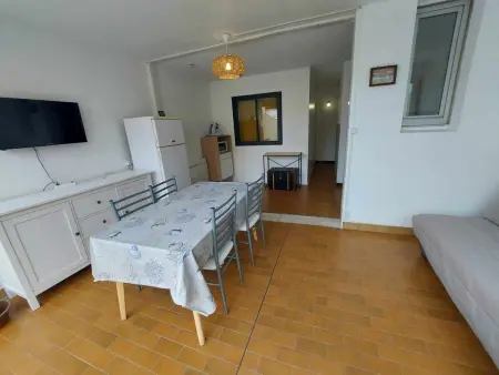 Appartement 2 Pièces avec Grande Terrasse et Parking – Proche Mer, Calme, 4 Couchages - Photo 4