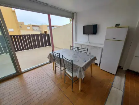 Appartement 2 Pièces avec Grande Terrasse et Parking – Proche Mer, Calme, 4 Couchages - Photo 5