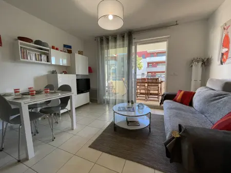 Appartement 2 pièces cosy avec terrasse et garage privé, proche plage - Photo 2