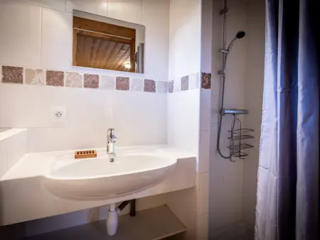 Chalet spacieux · 7 chambres pour 15 personnes · Animaux acceptés - Photo 9