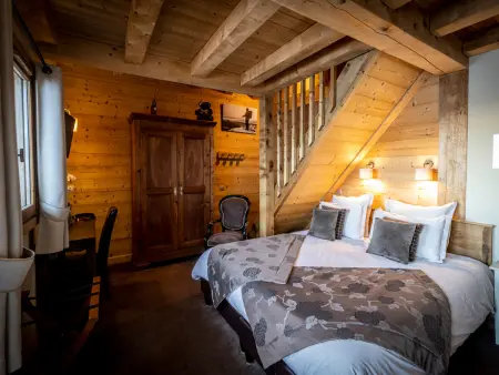 Luxueux chalet 7 chambres avec jacuzzi et sauna, proche télésiège - Photo 2
