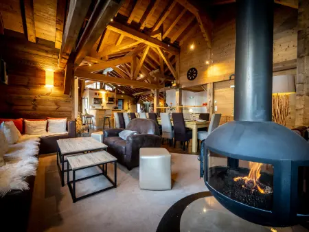 Luxueux chalet 7 chambres avec jacuzzi et sauna, proche télésiège - Photo 3