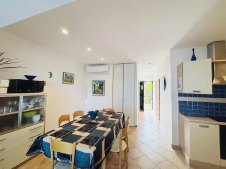 Appartement 3 pièces avec terrasse et climatisation à 1.3 km de la plage, parking inclus - Photo 11