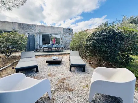 Appartement 3 pièces avec terrasse et climatisation à 1.3 km de la plage, parking inclus - Photo 16