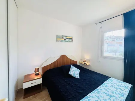Appartement 3 pièces avec terrasse et climatisation à 1.3 km de la plage, parking inclus - Photo 18
