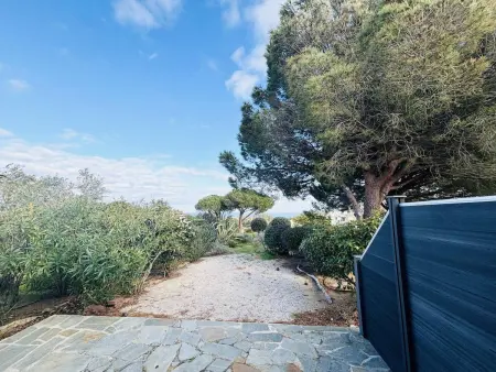 Appartement 3 pièces avec terrasse et climatisation à 1.3 km de la plage, parking inclus - Photo 26